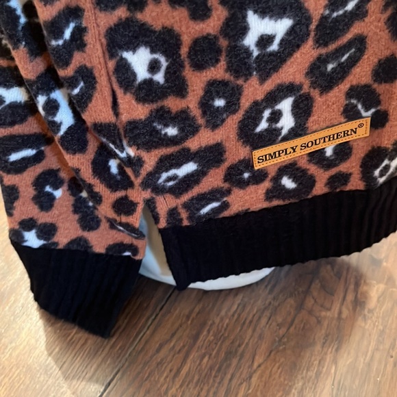 Simply Southern Leopard Print Soft Pullover 🐆 - Picture 4 of 7